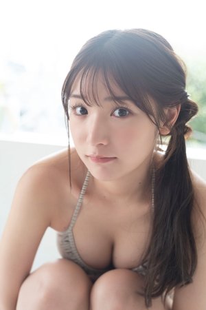 美女真实厕所撒尿视频播放